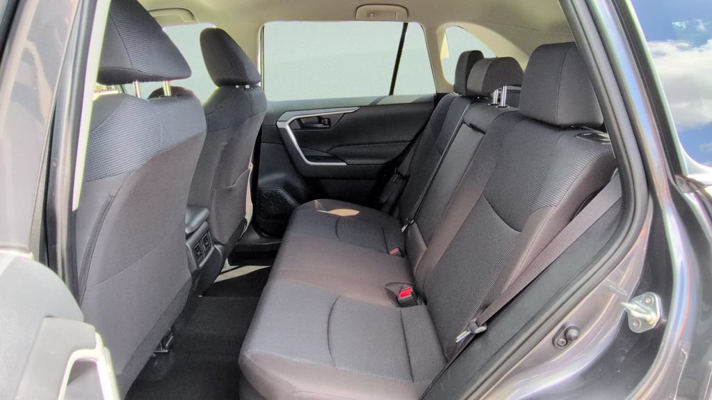 Used 2025 Toyota RAV4 LE AWD/4WD image 10
