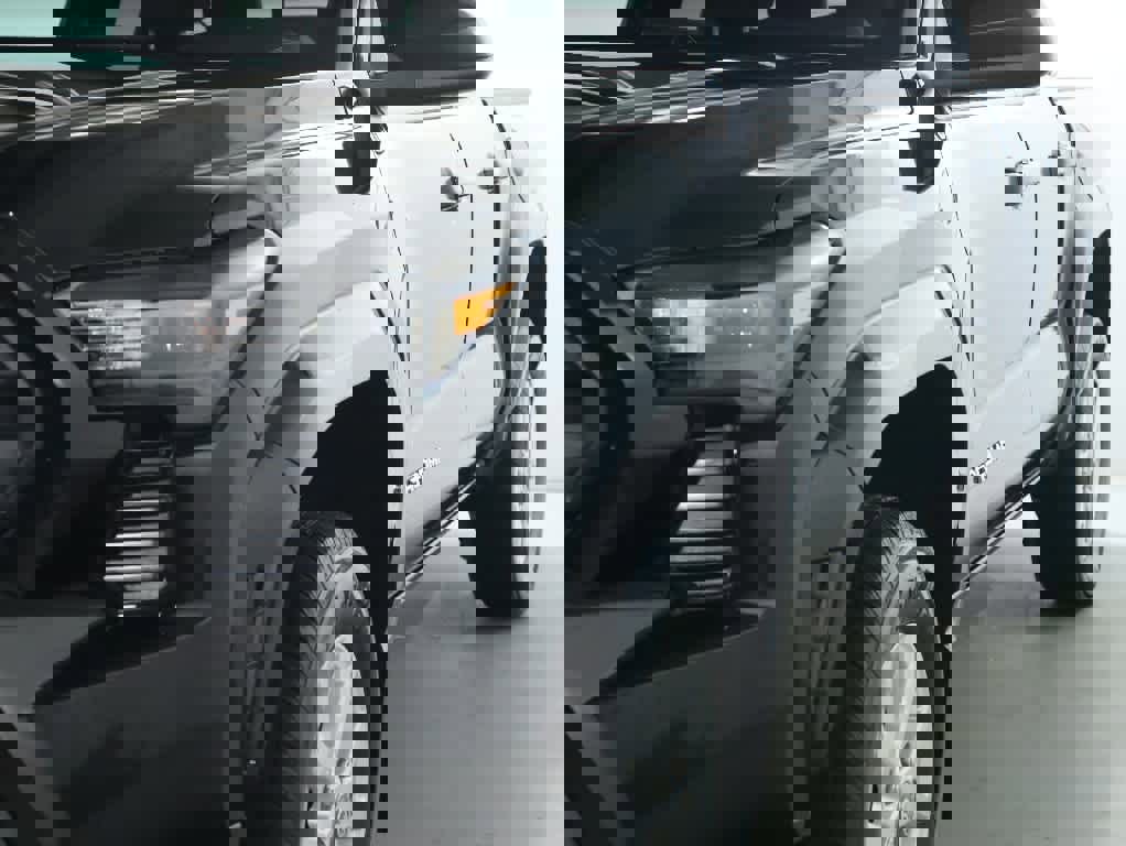 Certified 2024 Toyota Tacoma SR5 AWD/4WD image 4