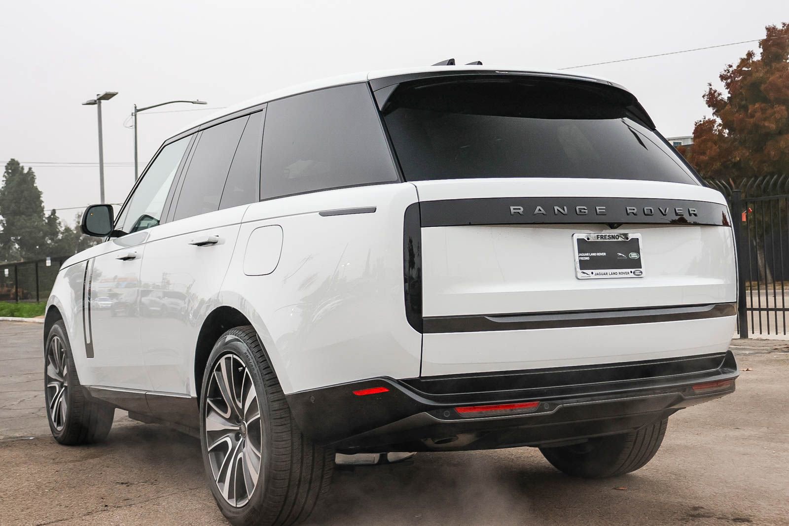 New 2025 Land Rover Range Rover SE image 6