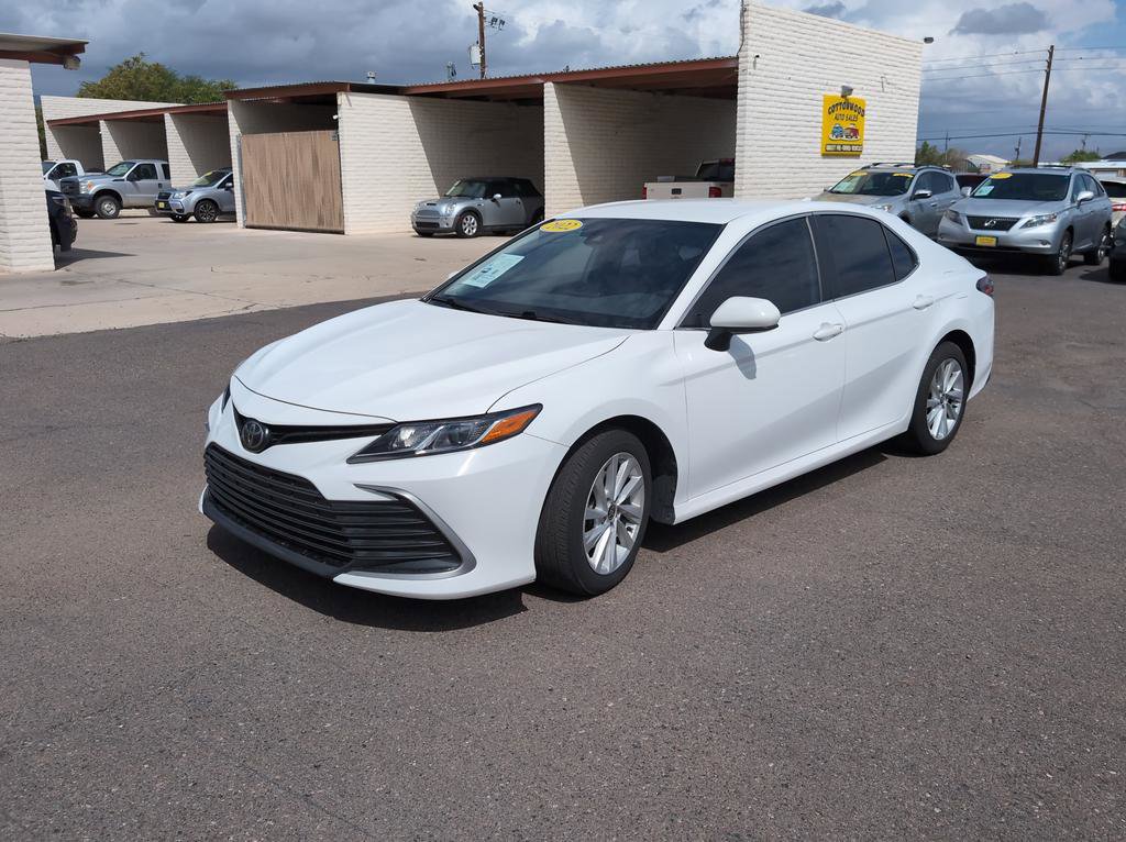 Used 2022 Toyota Camry LE image 3