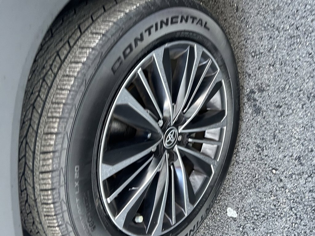 Used 2024 Toyota Grand Highlander AWD Hybrid image 24