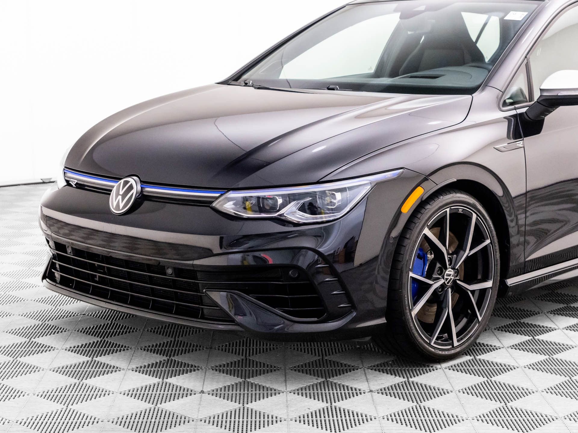 Used 2022 Volkswagen Golf R AWD/4WD image 36