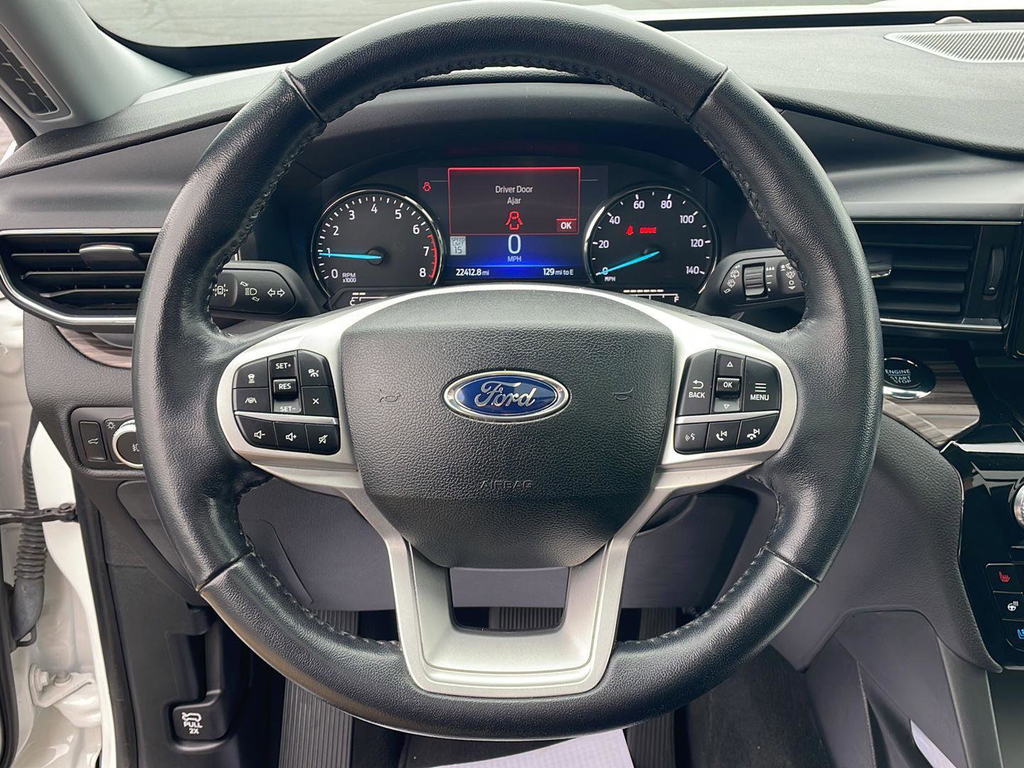 Used 2022 Ford Explorer Limited w/ Equipment Group 301A AWD/4WD image 13
