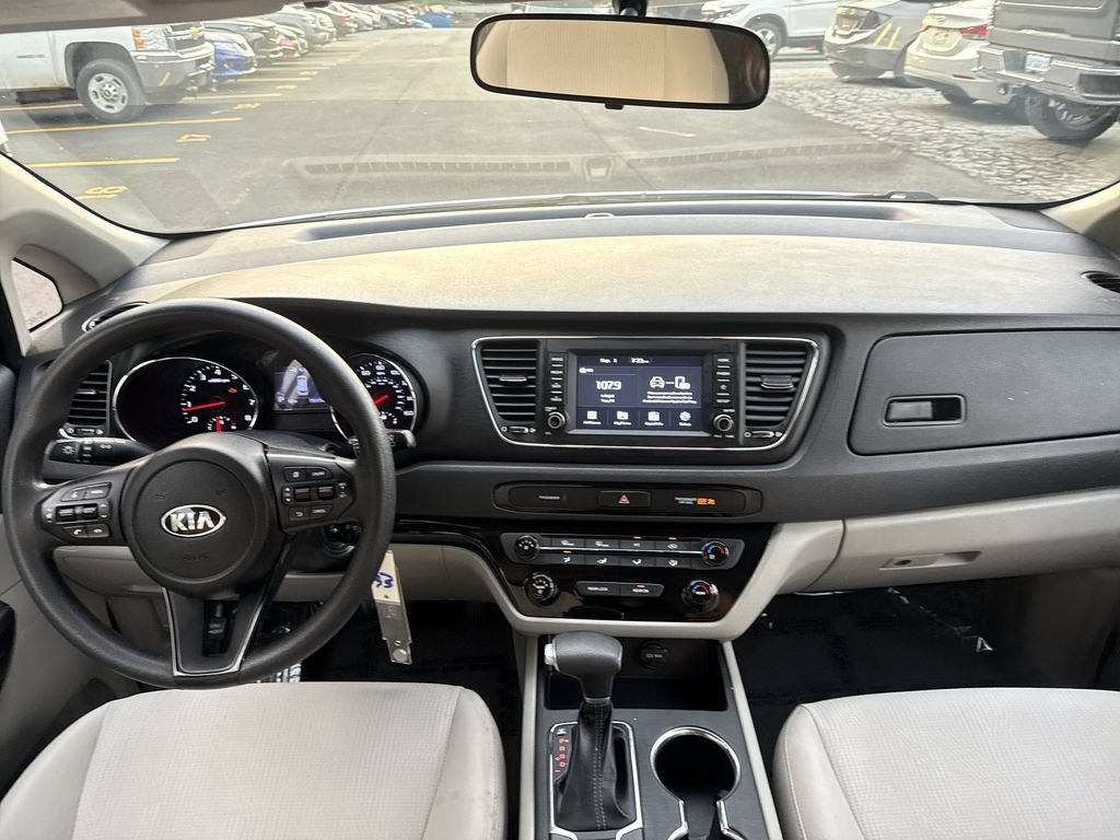 Used 2019 Kia Sedona L FWD image 22
