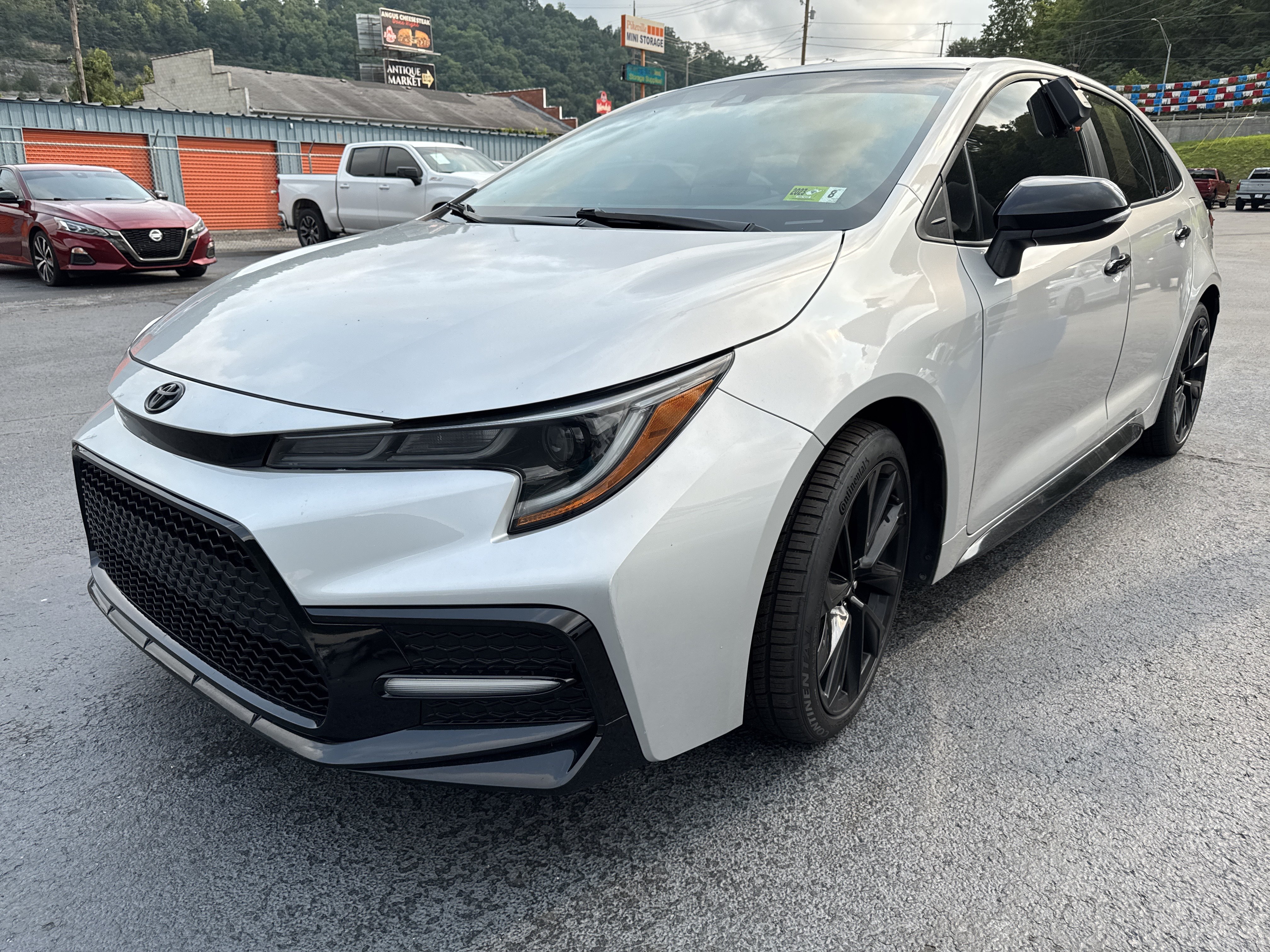Used 2022 Toyota Corolla SE FWD image 3