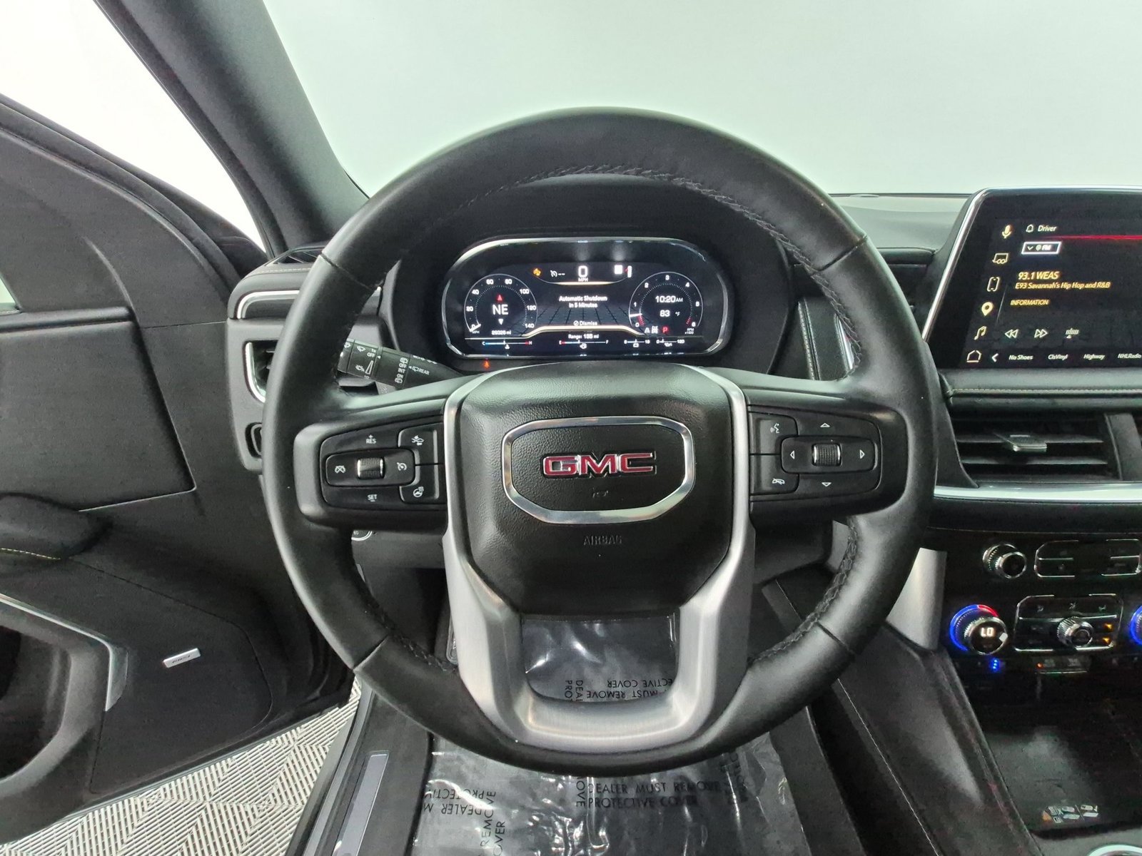 Used 2023 GMC Yukon SLT w/ SLT Premium Package AWD/4WD image 30