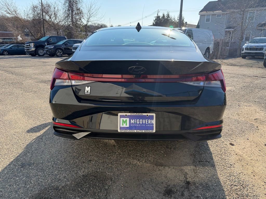 Certified 2023 Hyundai Elantra SEL image 4