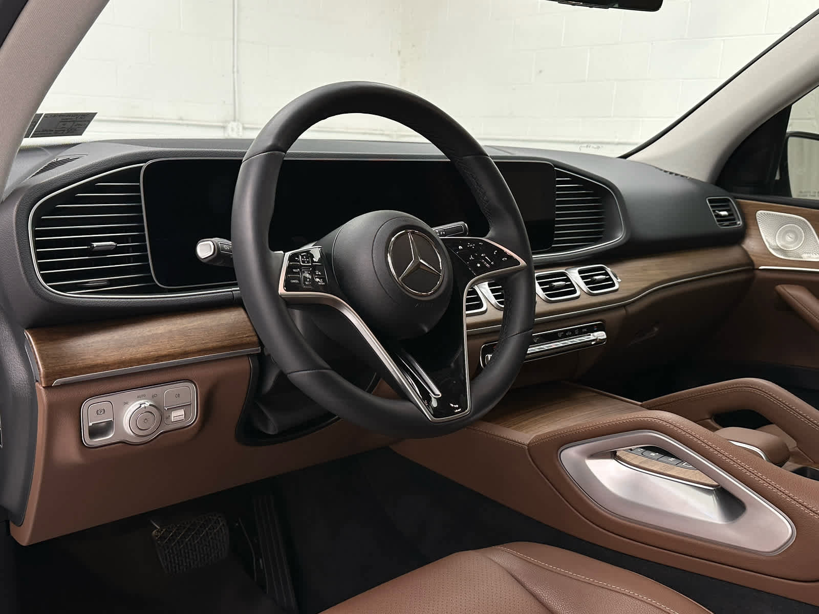 Used 2025 Mercedes-Benz GLE 350 4MATIC image 10