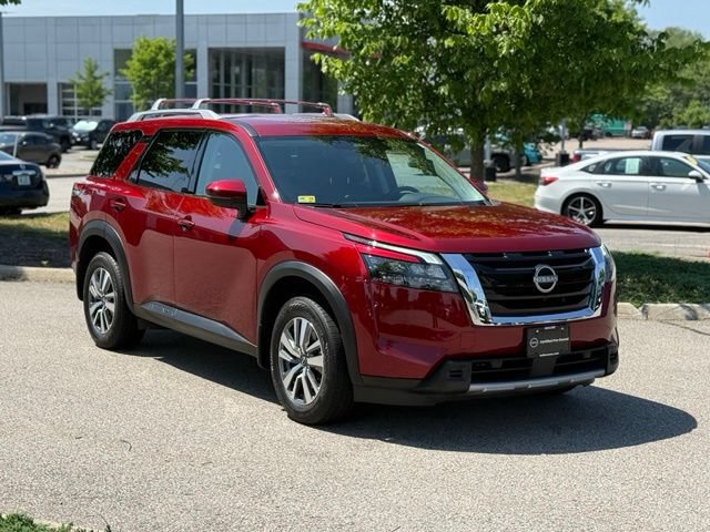 Certified 2025 Nissan Pathfinder SL AWD/4WD image 2