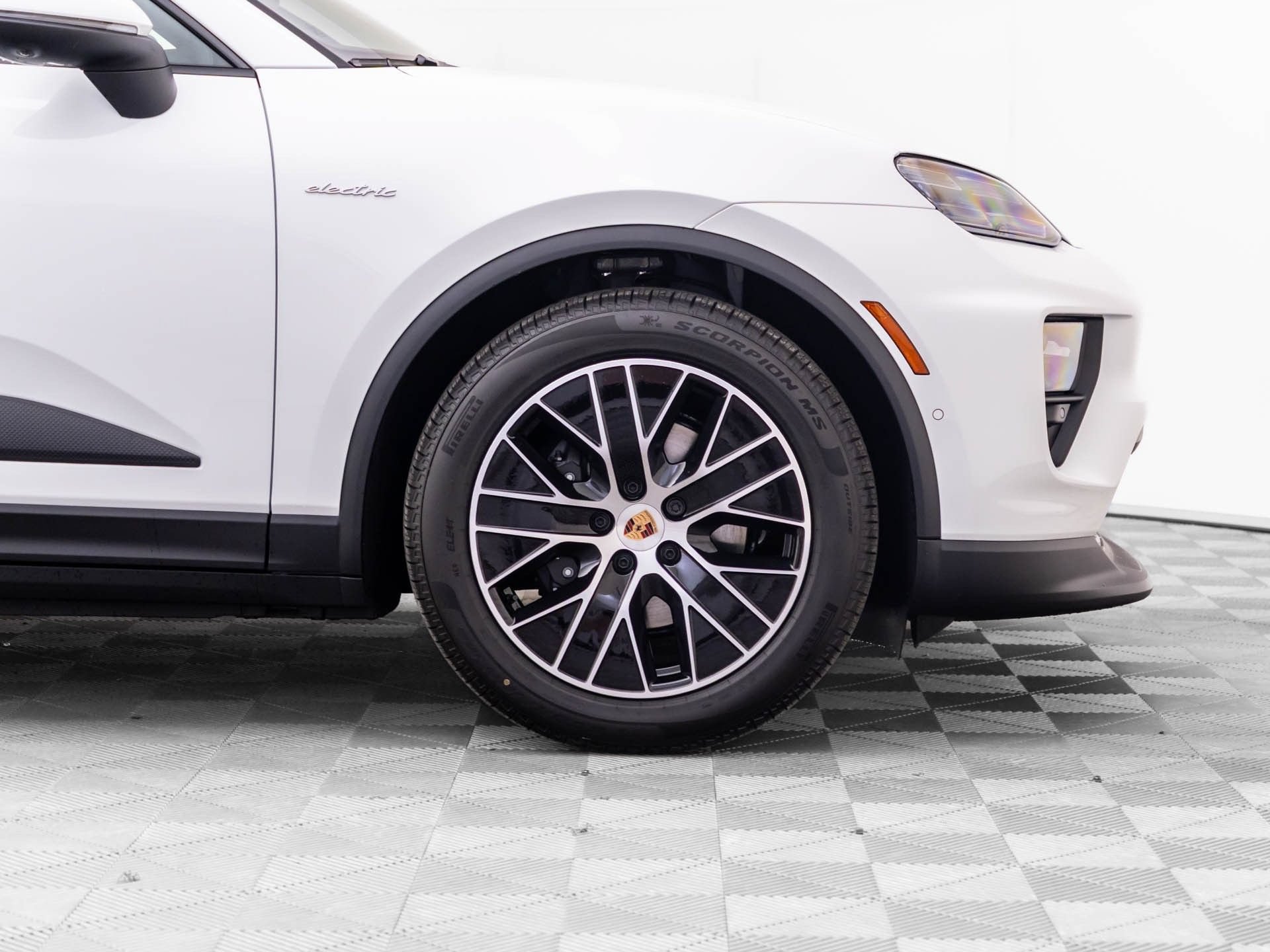 New 2026 Porsche Macan 4 Electric AWD/4WD image 35
