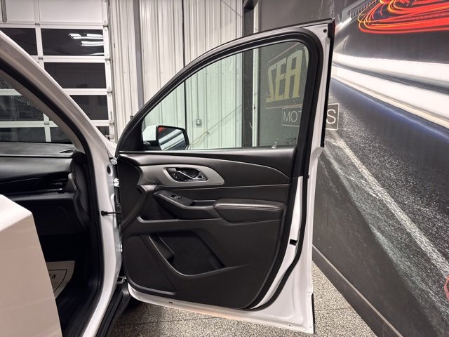 Used 2021 Chevrolet Traverse LT image 28