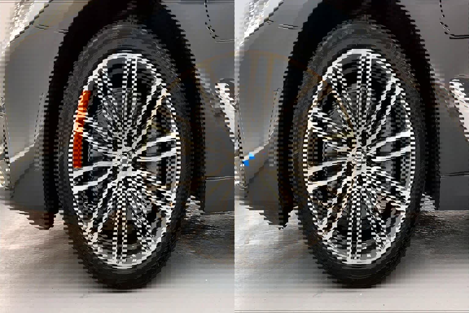 Used 2021 BMW 530e w/ Premium Package image 8