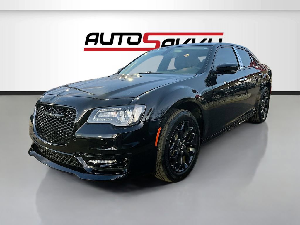 Used 2023 Chrysler 300 Touring L w/ Comfort Group AWD/4WD image 3
