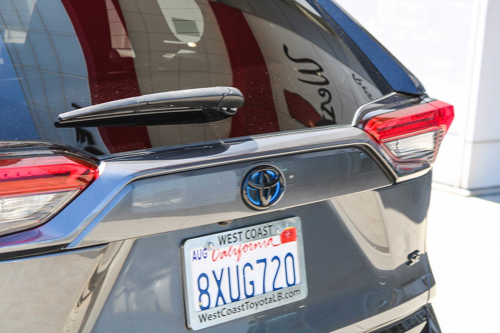 Certified 2021 Toyota RAV4 SE w/ Weather & Moonroof Package AWD/4WD image 11