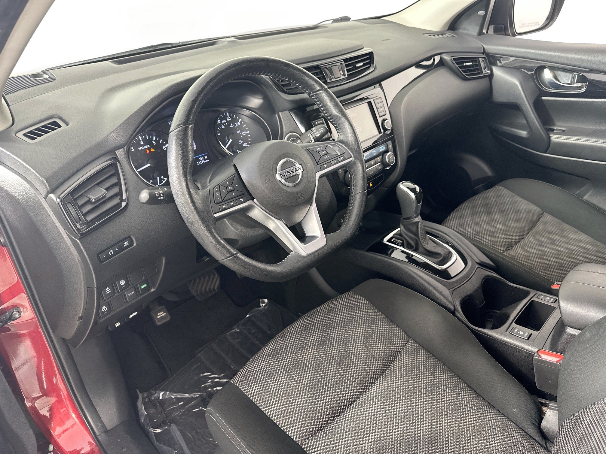 Used 2022 Nissan Rogue Sport SV FWD image 9