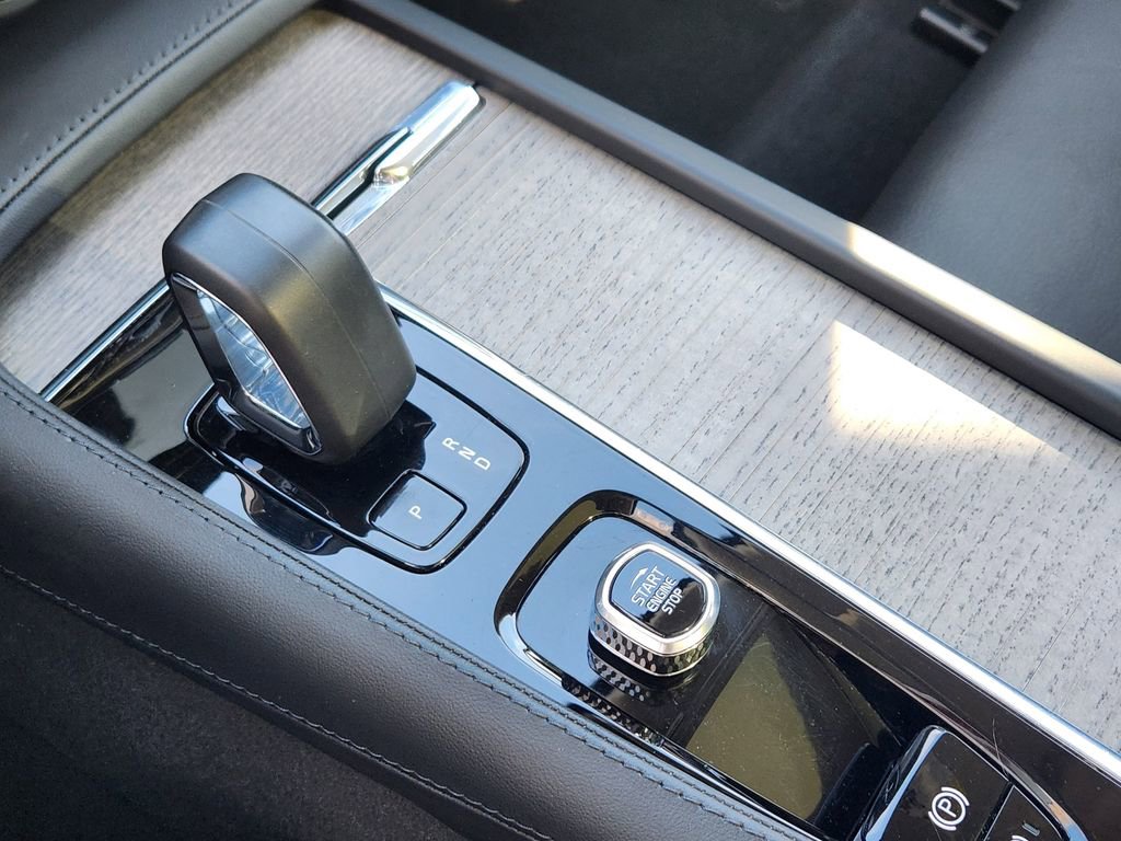 Used 2024 Volvo V90 B6 Cross Country Plus w/ Climate Package image 10