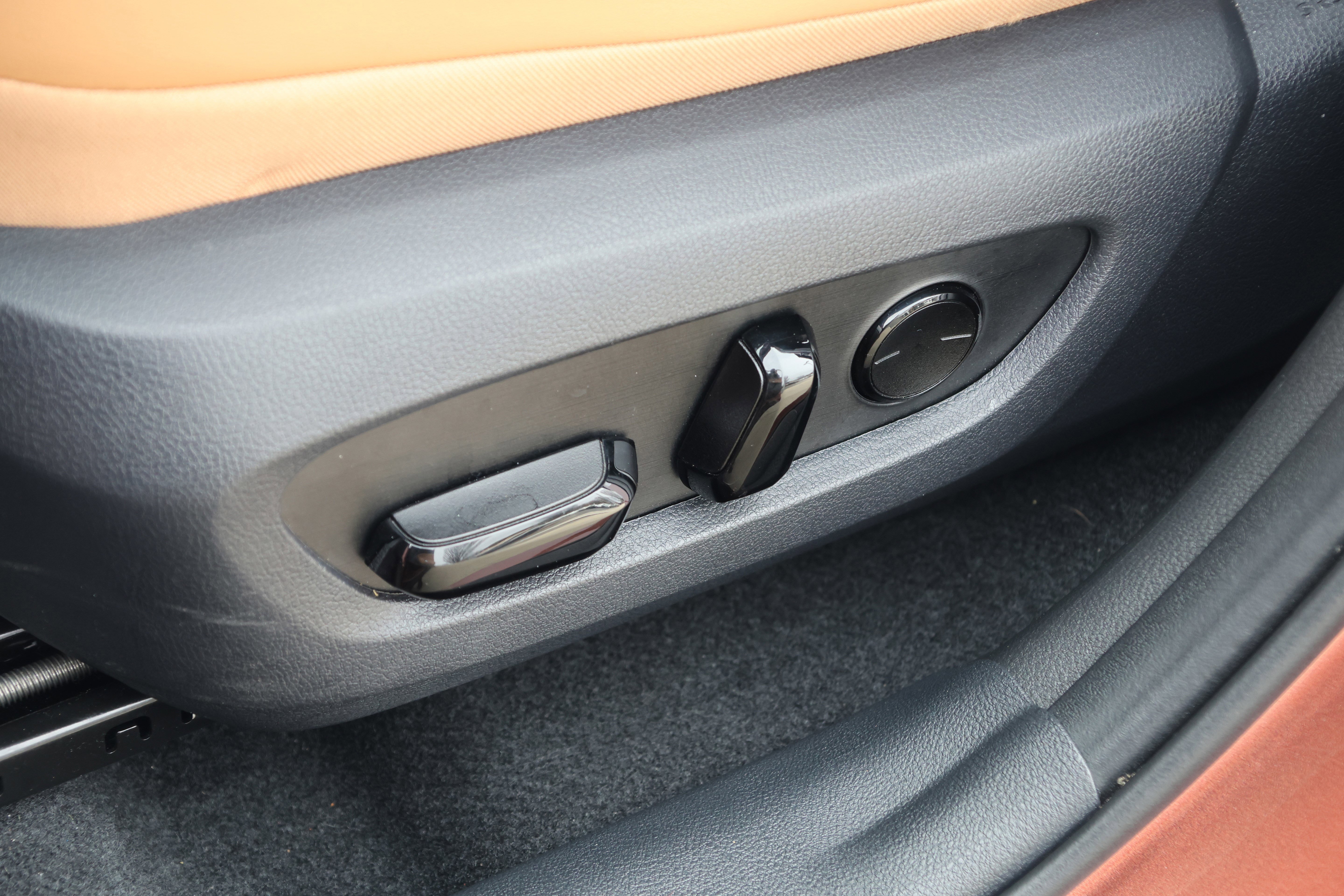 Certified 2025 Lexus NX 250 FWD w/ Cold Area Package image 34