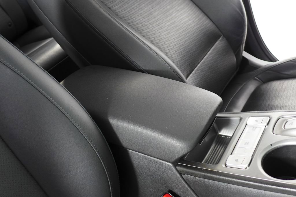 Used 2019 Hyundai Kona Limited image 16