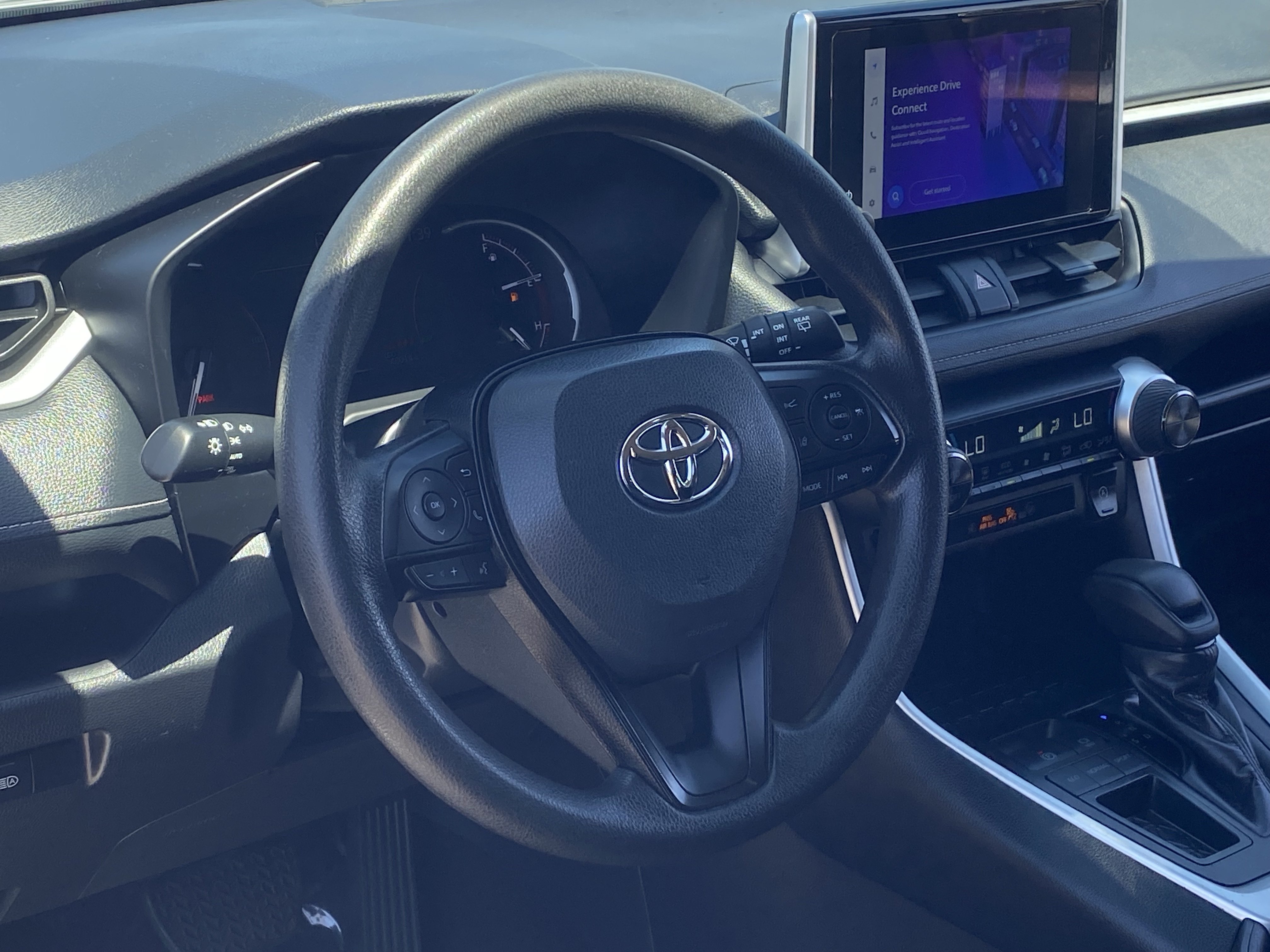 Used 2024 Toyota RAV4 XLE FWD image 20