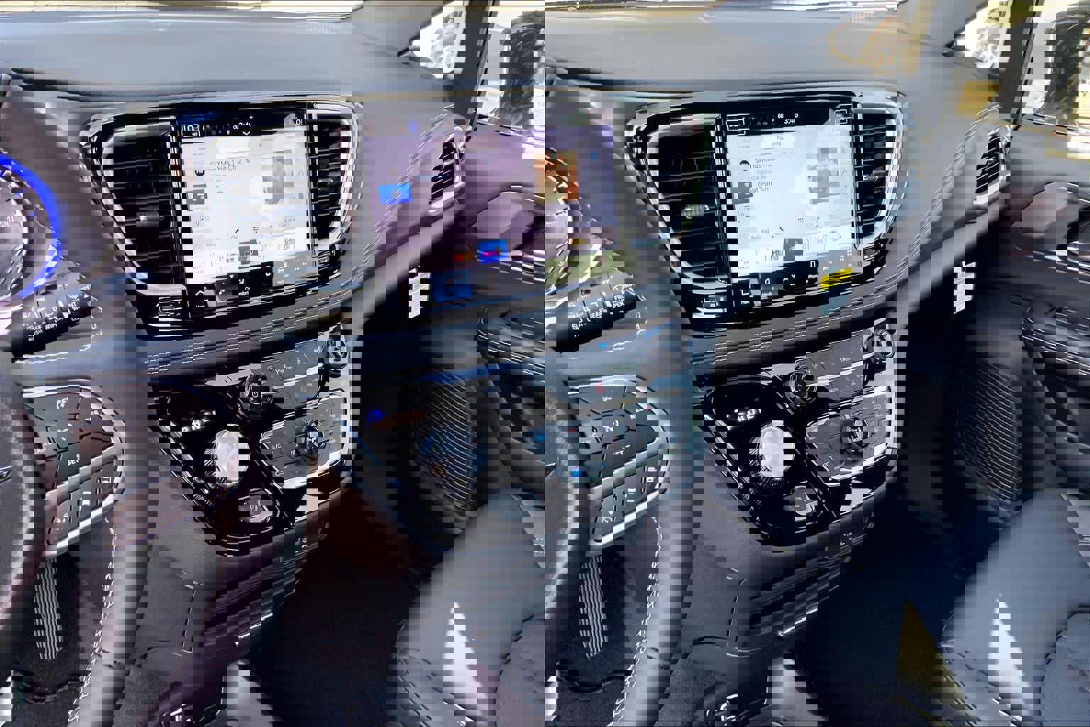 New 2026 Chrysler Pacifica Select image 13