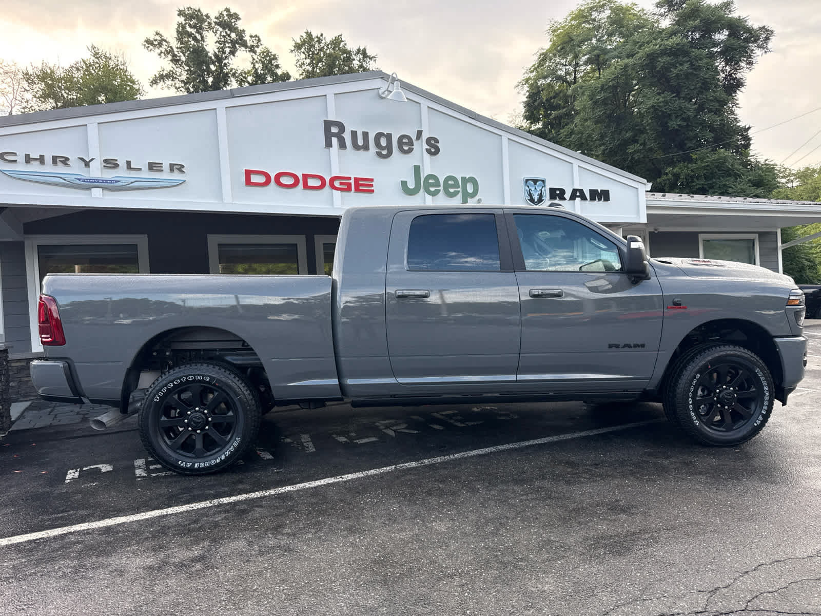 New 2026 RAM 2500 Laramie AWD/4WD image 2