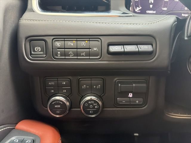 Used 2024 GMC Yukon XL Denali Ultimate image 41