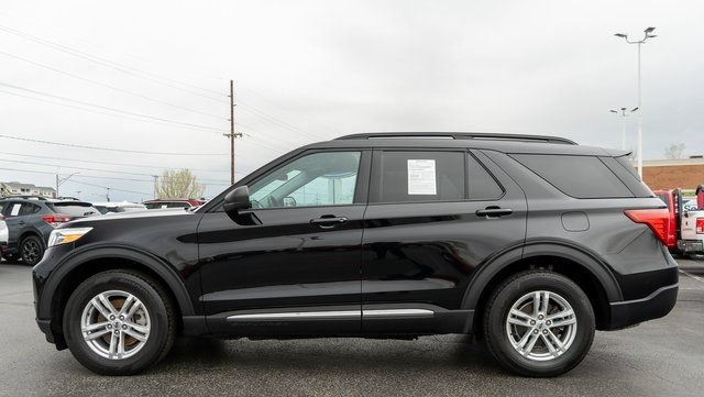 Used 2023 Ford Explorer XLT AWD/4WD image 9