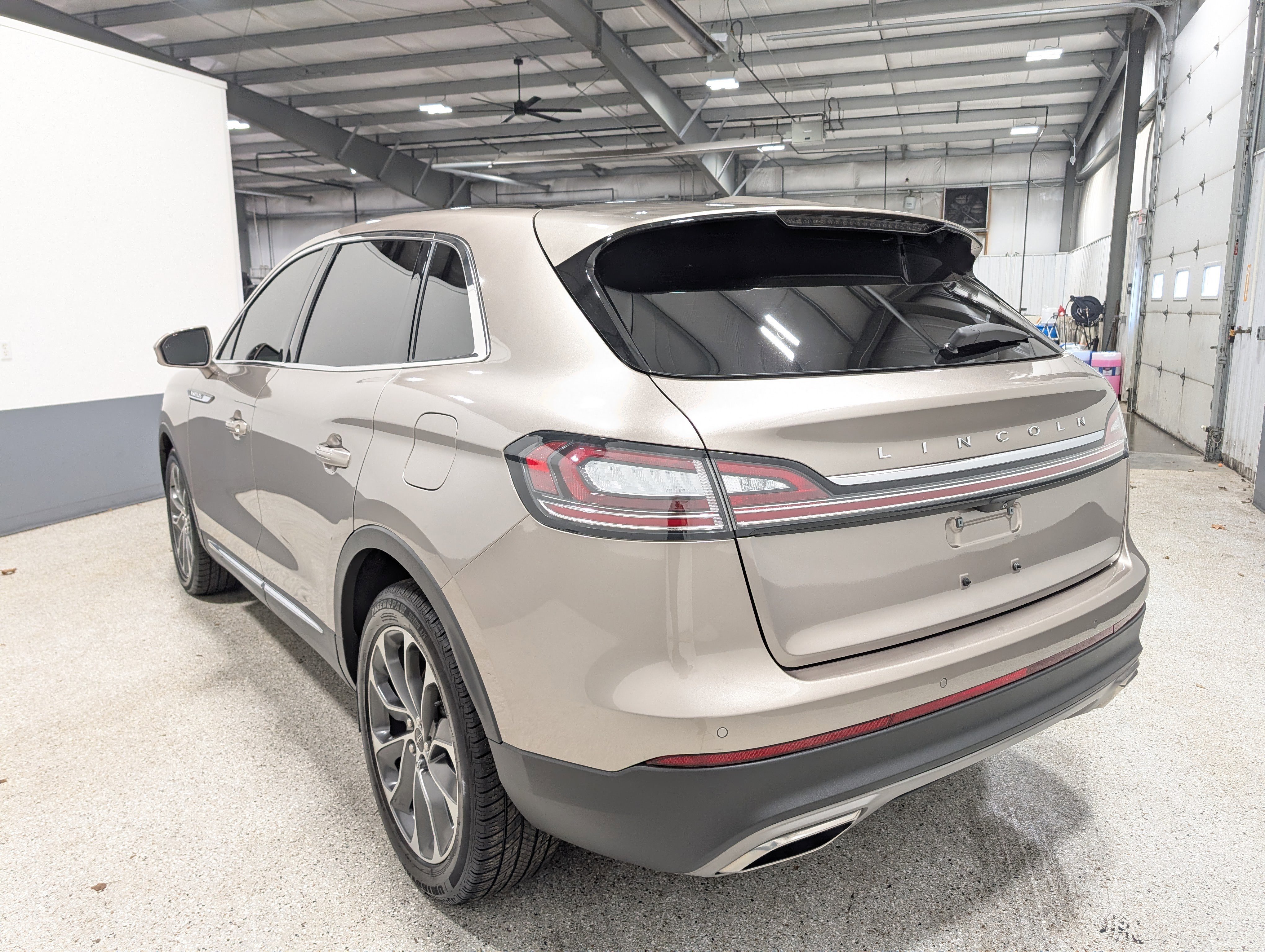 Used 2021 Lincoln Nautilus Reserve w/ Cargo Utility Package image 5