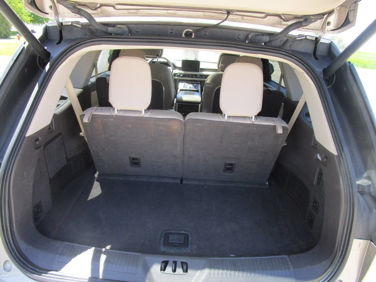 Used 2020 Lincoln Aviator Reserve w/ Equipment Group 201A AWD/4WD image 12