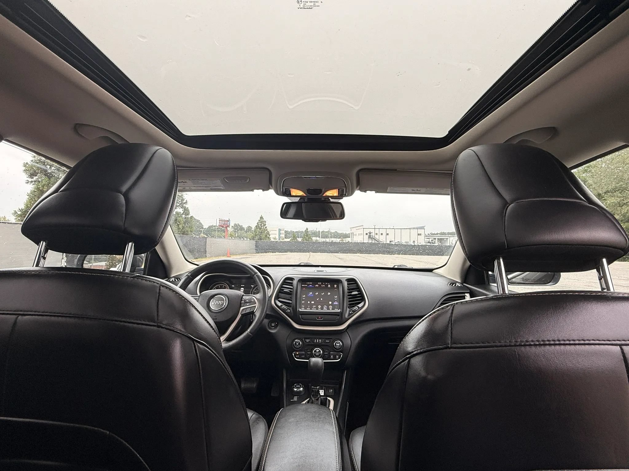 Used 2016 Jeep Cherokee Limited AWD/4WD image 23