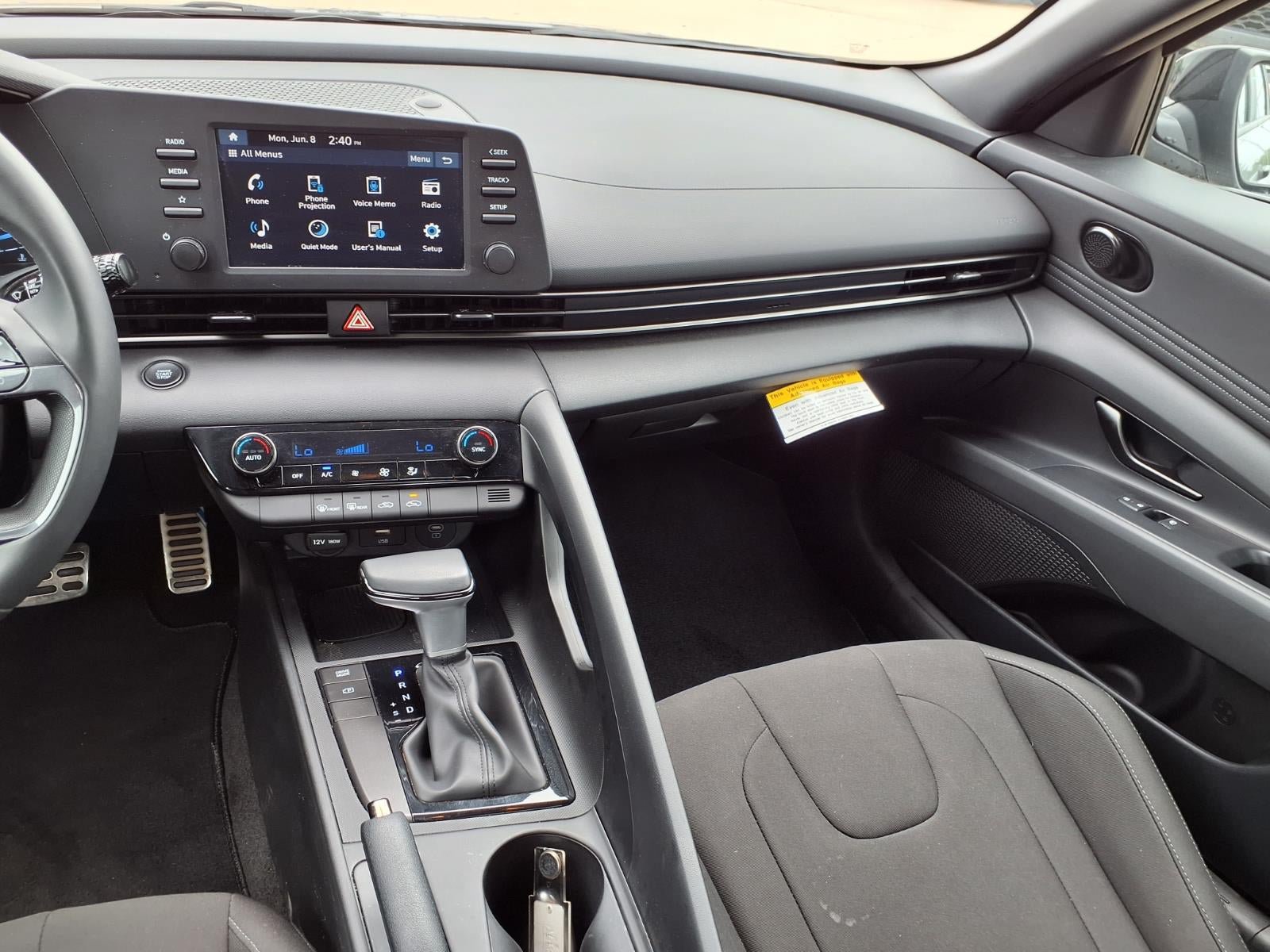 Used 2025 Hyundai Elantra Sport FWD image 3