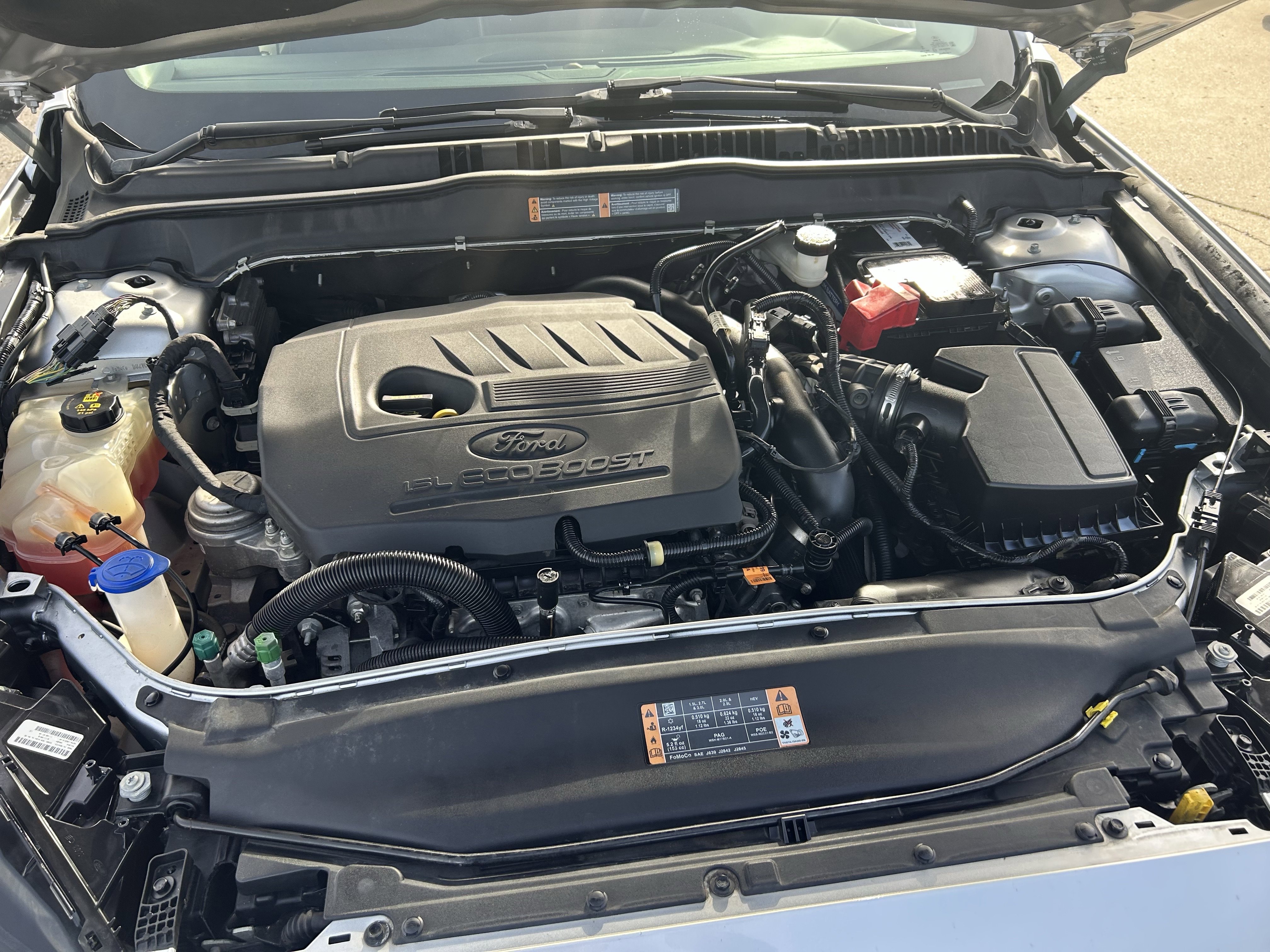 Used 2017 Ford Fusion SE w/ Fusion SE Technology Package image 28