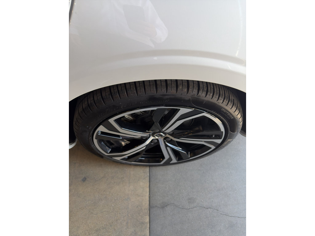 Used 2025 Volvo S60 B5 Plus FWD image 26