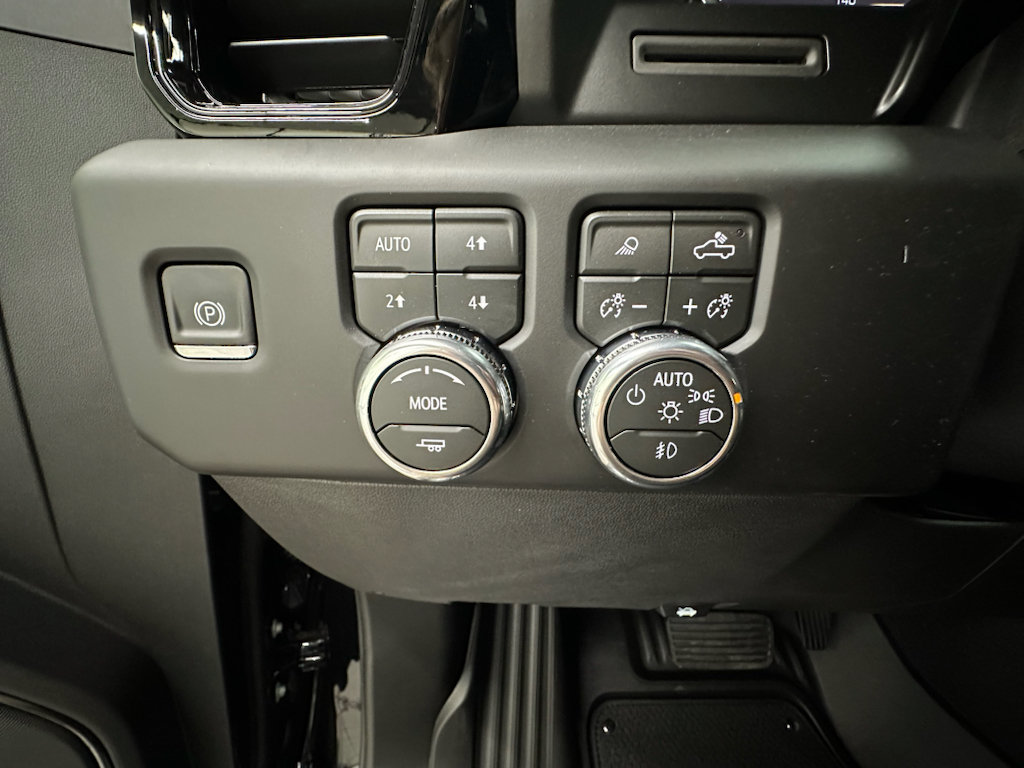 New 2026 GMC Sierra 1500 AT4 w/ AT4 Preferred Package AWD/4WD image 28