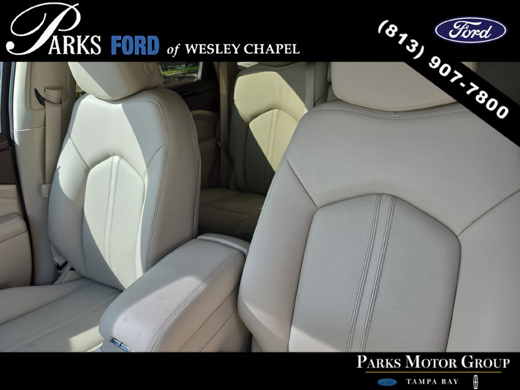 Used 2015 Cadillac SRX Luxury w/ Driver Awareness Package FWD image 21