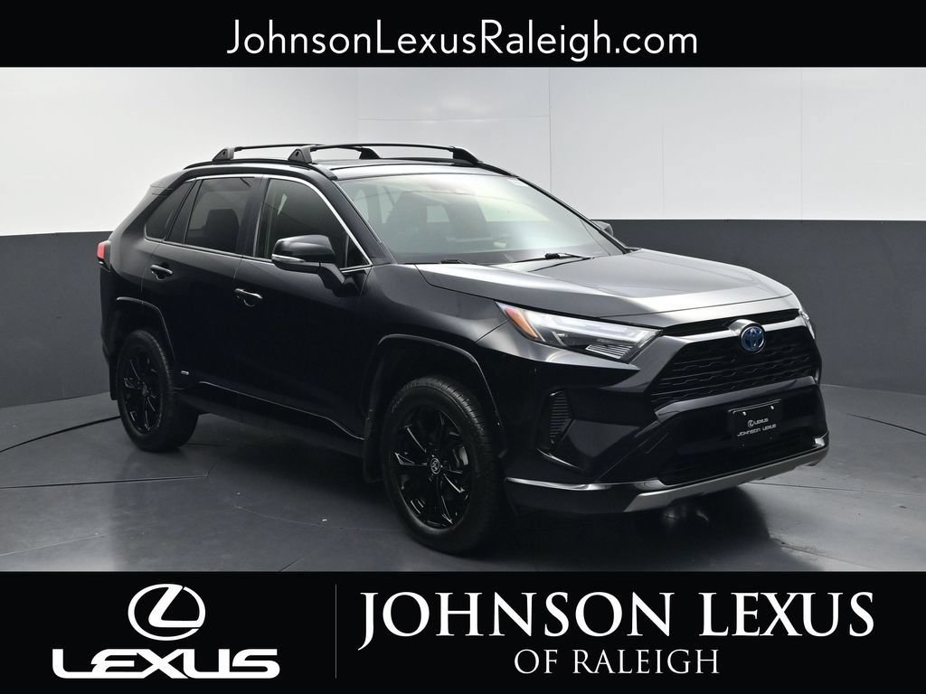 Used 2023 Toyota RAV4 SE w/ Convenience Package AWD/4WD image 3