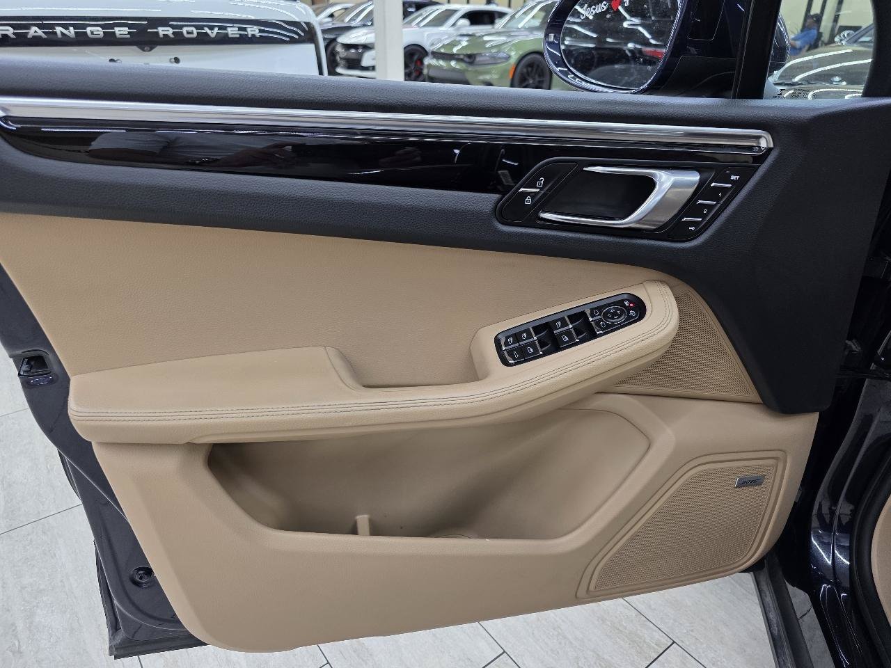 Used 2021 Porsche Macan AWD/4WD image 41