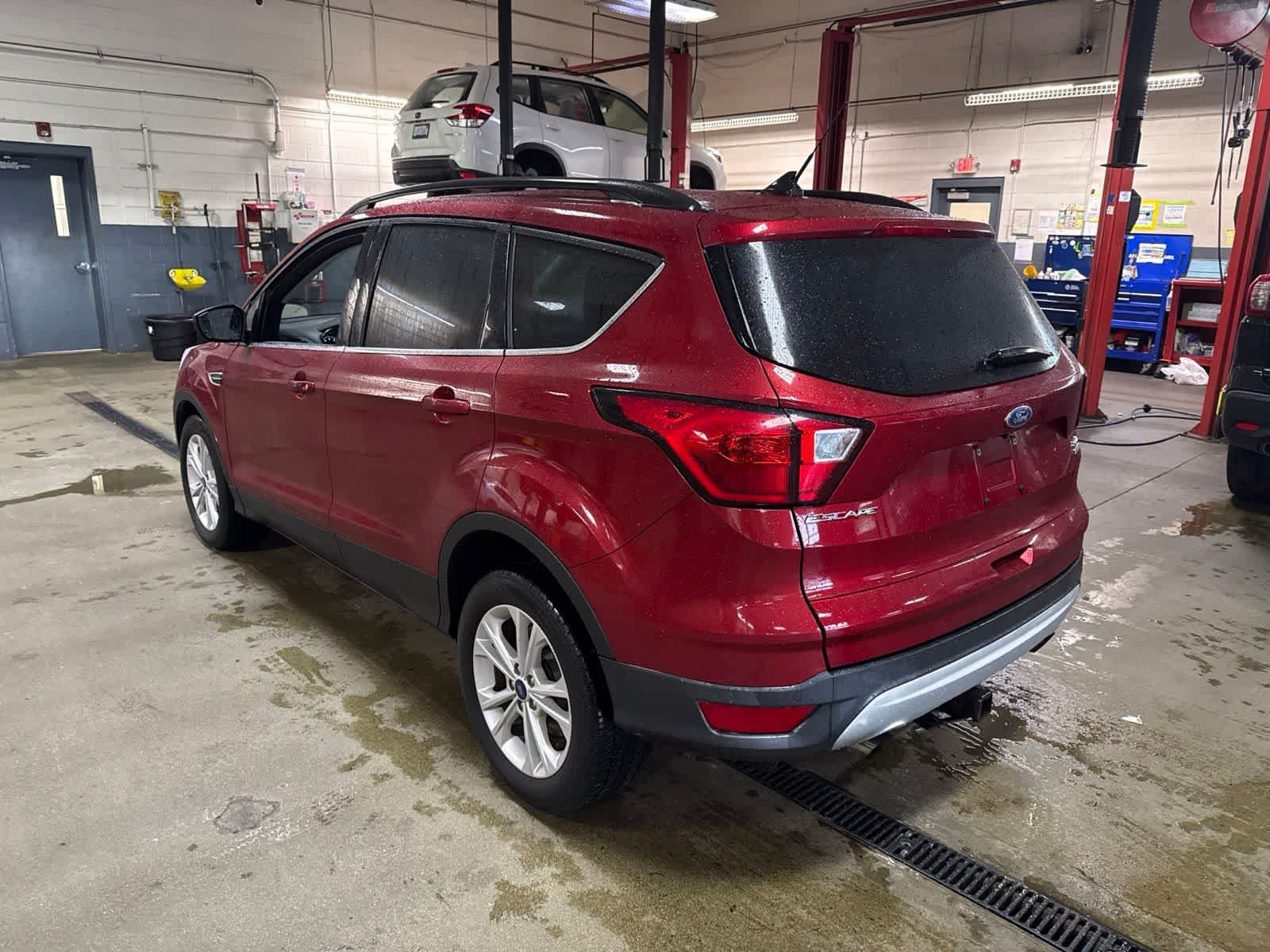 Used 2019 Ford Escape SEL FWD image 2