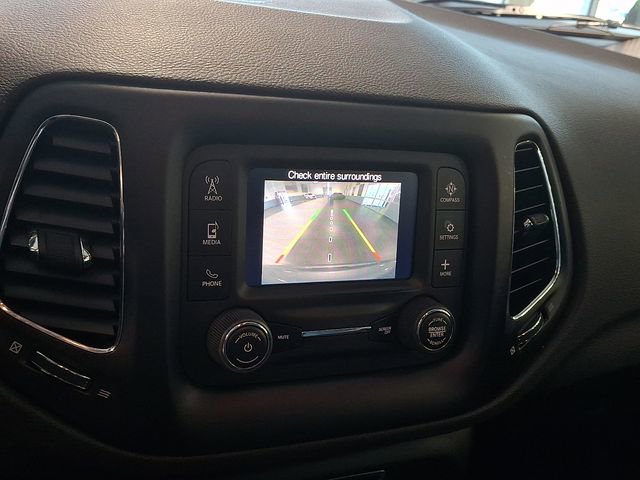 Used 2018 Jeep Compass Latitude w/ Cold Weather Group image 17