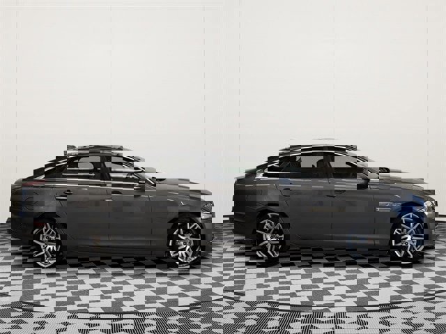 Used 2018 Jaguar XJ L Portfolio image 2