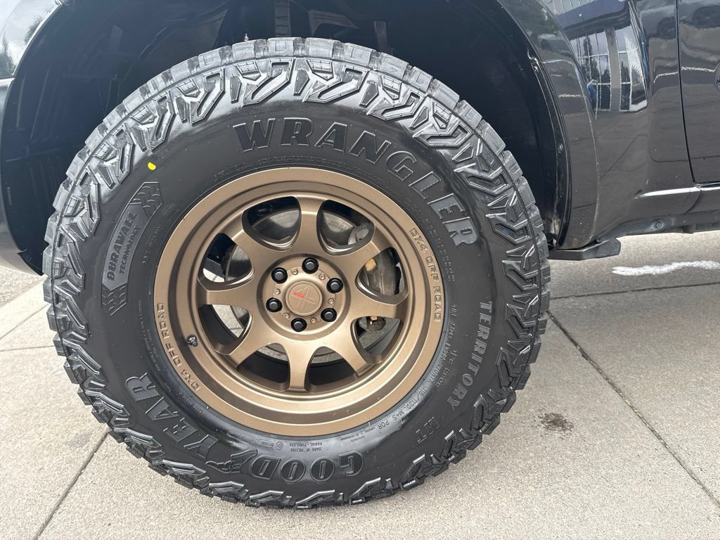 Used 2018 Nissan Frontier PRO-4X AWD/4WD image 11