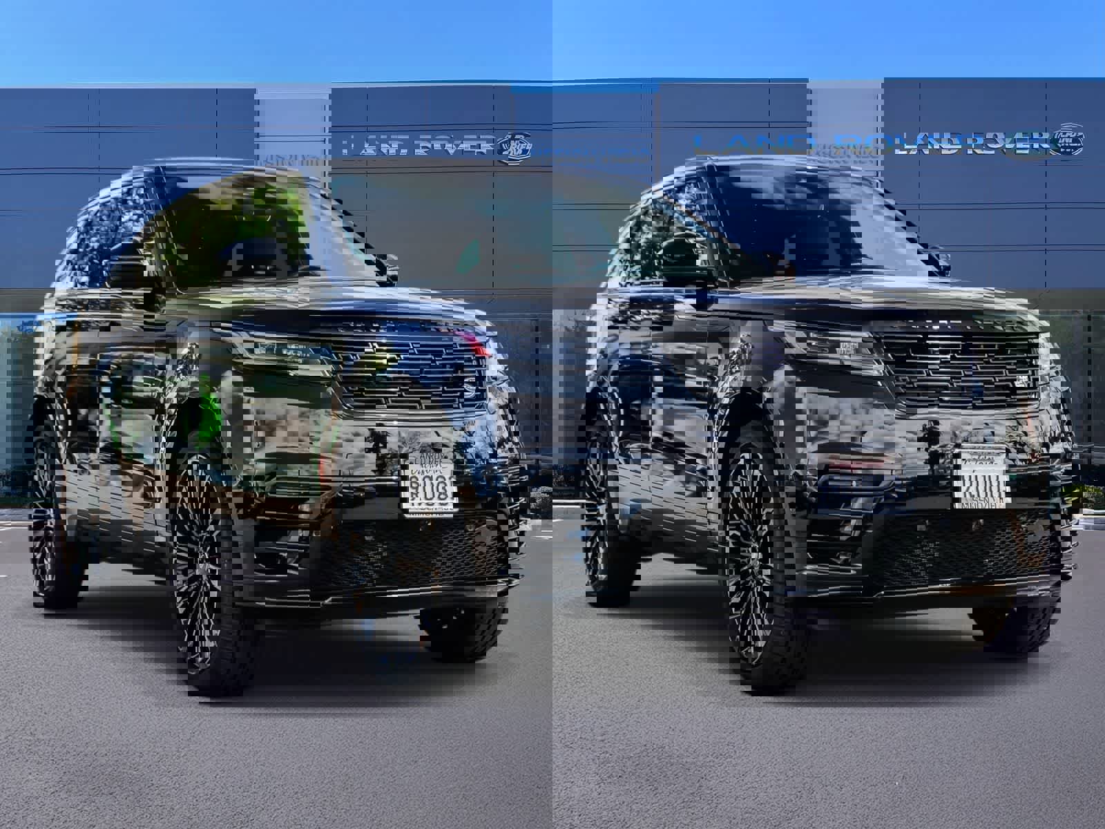 Used 2025 Land Rover Range Rover Velar Dynamic SE image 3