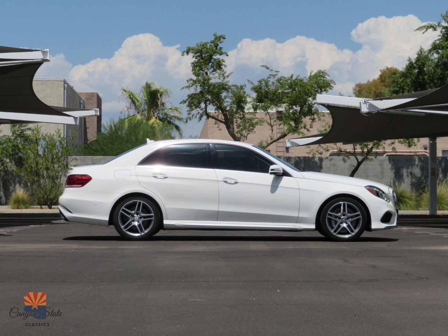 Used 2014 Mercedes-Benz E 550 4MATIC Sedan image 2