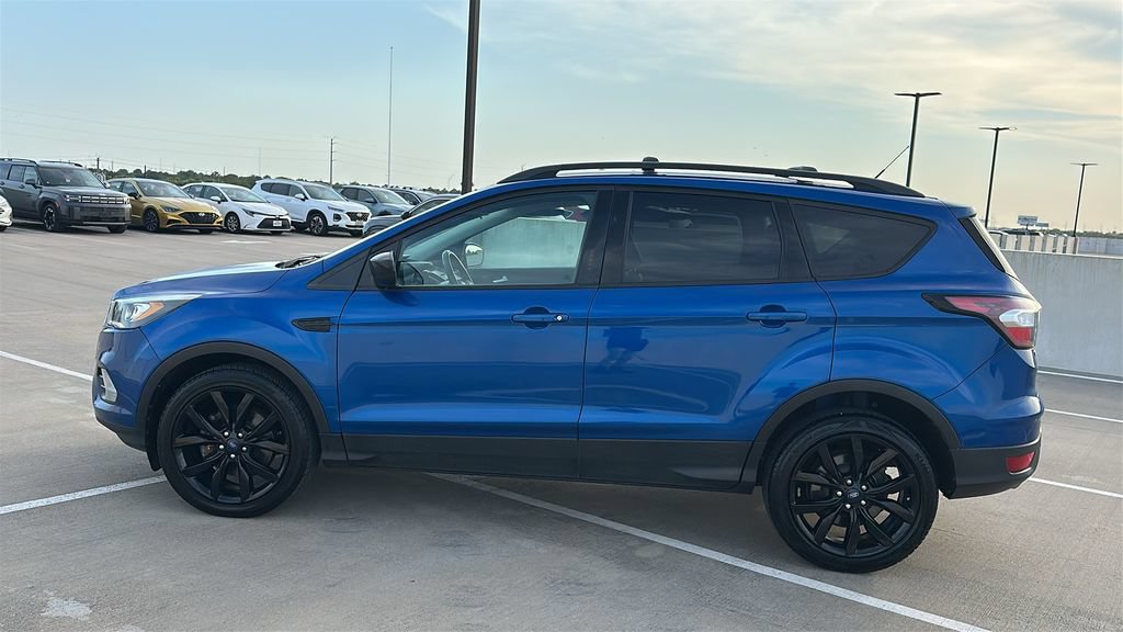 Used 2018 Ford Escape SE w/ SE Sport Appearance Package AWD/4WD image 10
