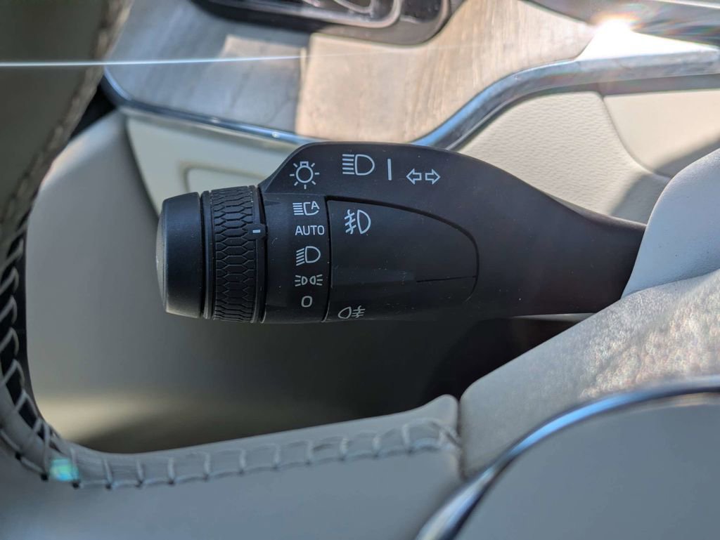 Certified 2023 Volvo XC60 B5 Plus w/ Climate Package FWD image 35