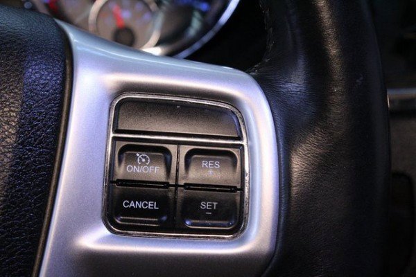 Used 2016 Chrysler Town & Country Touring image 23