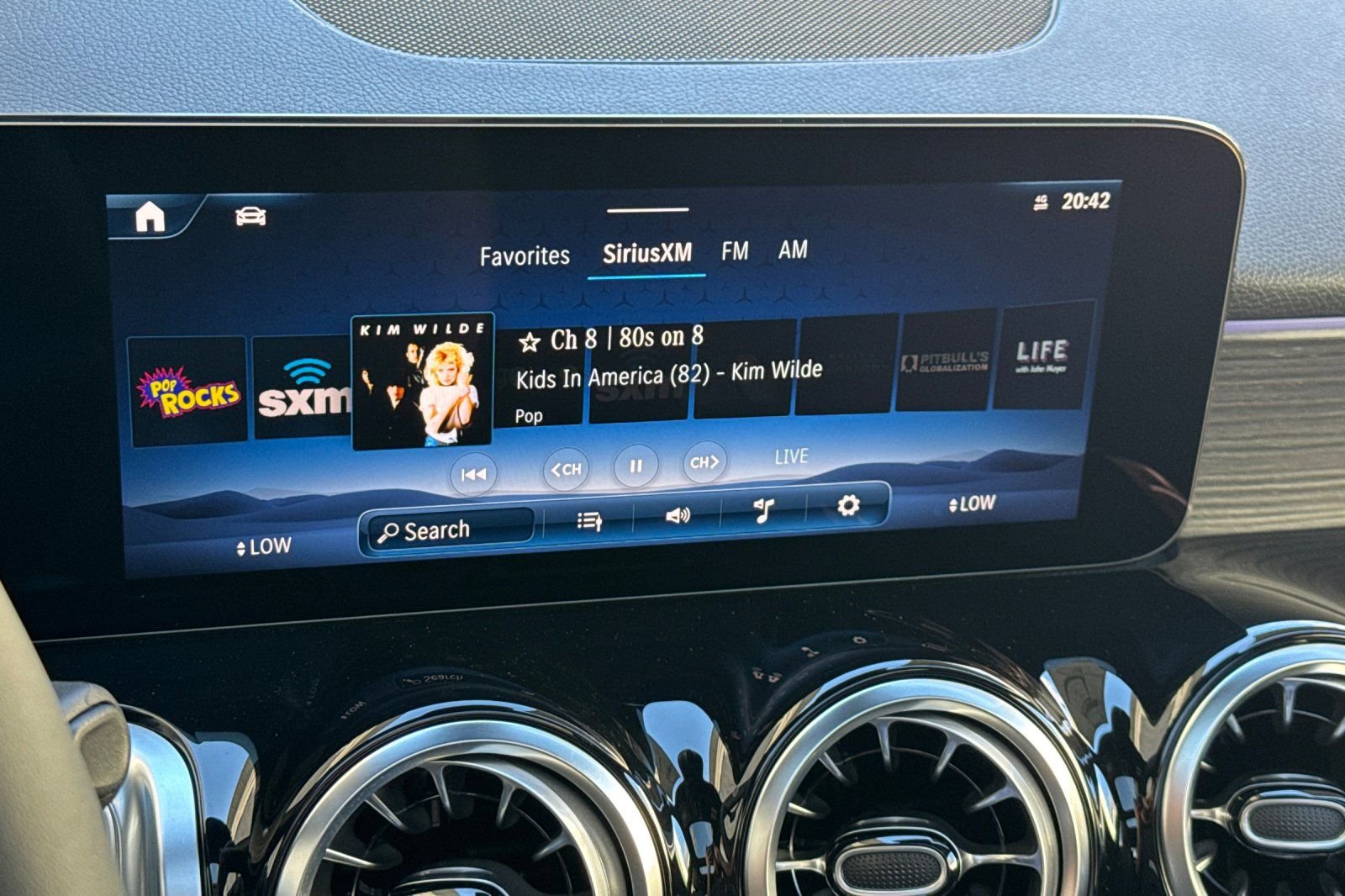 New 2026 Mercedes-Benz GLB 250 image 36