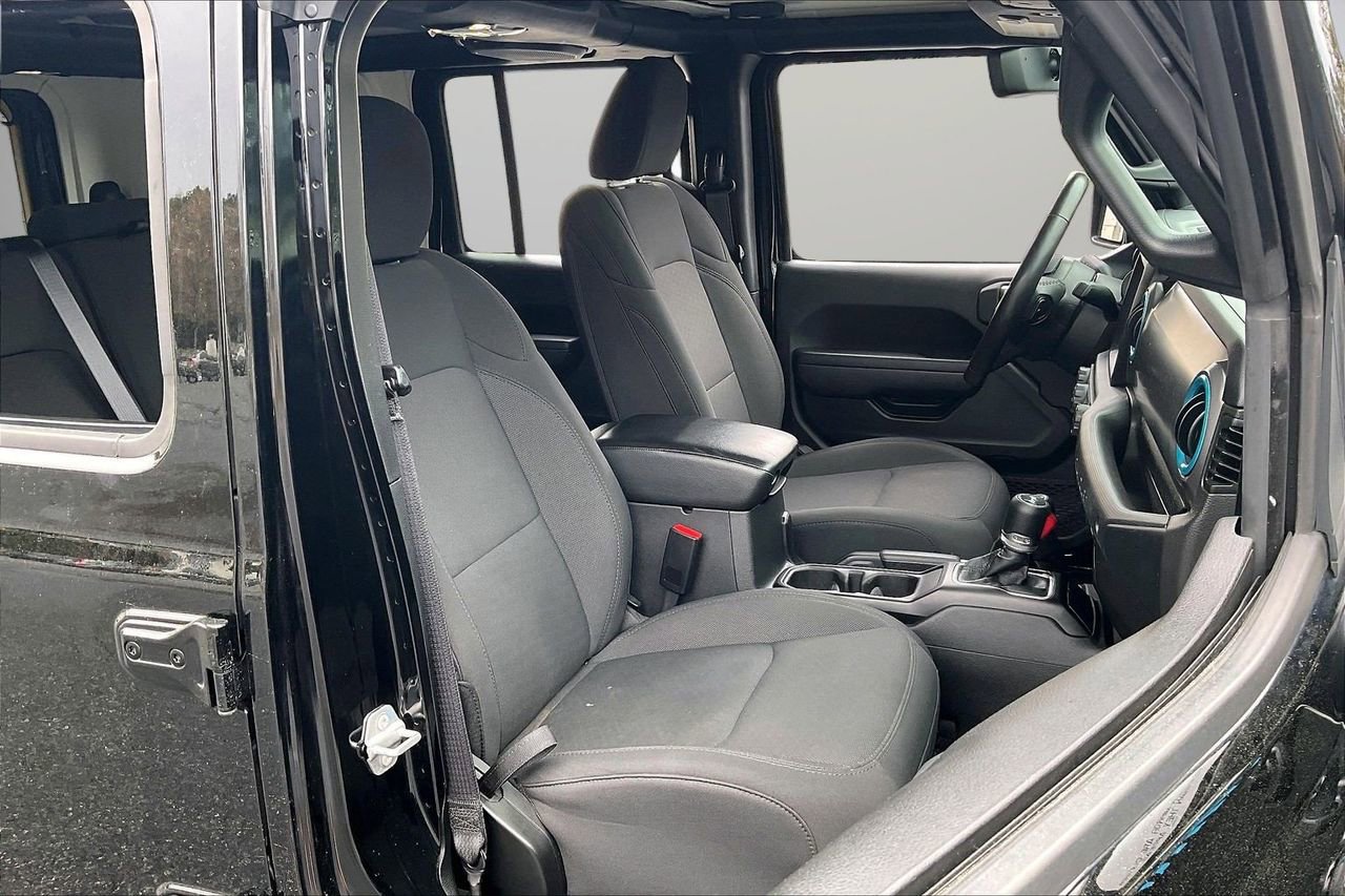 Certified 2023 Jeep Wrangler Unlimited w/ Cold Weather Group image 24