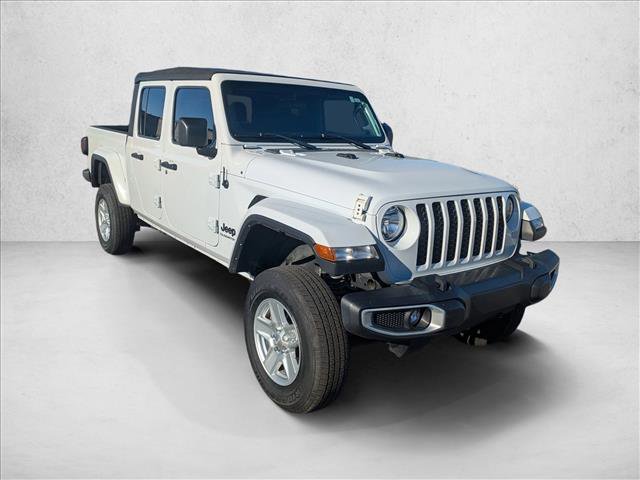 Used 2022 Jeep Gladiator Sport image 3