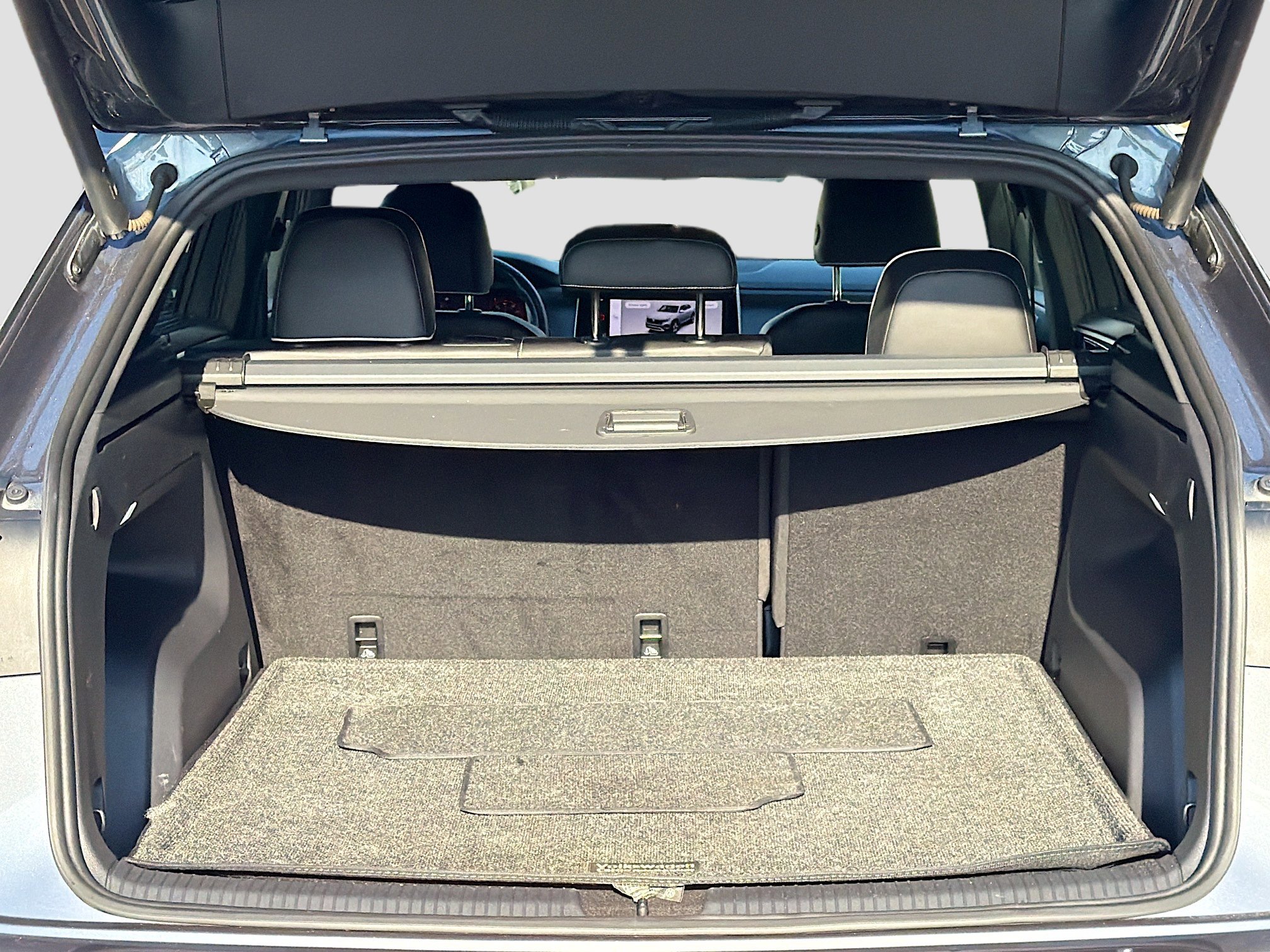 Used 2024 Volkswagen Atlas Cross Sport SEL Premium R-Line image 11